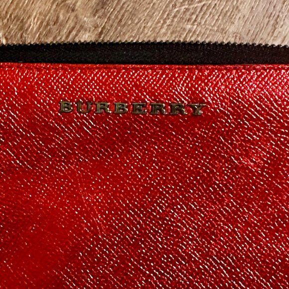 Vintage BURBERRY Metallic red wallet with zip closure Y2K - Picture 9 of 16
